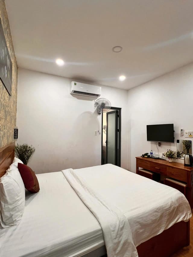 Room Image 3