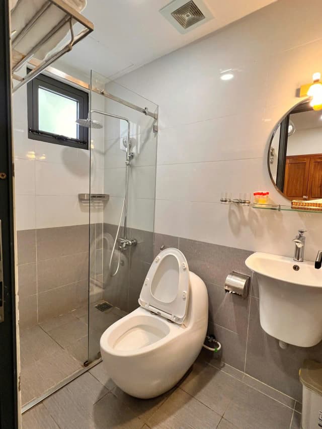 Room Image 4